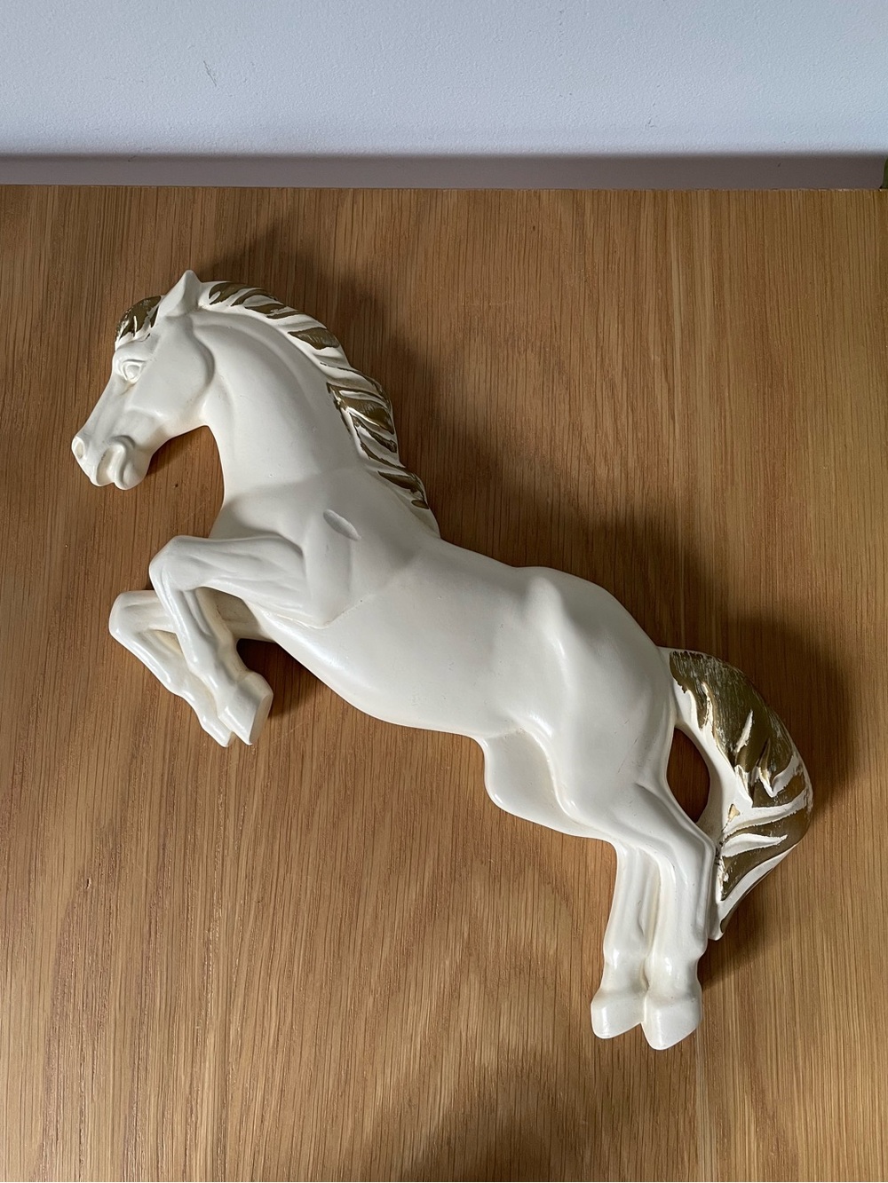 Vintage 1970s Miller Studio Chalkware White and Gold Rearing Horse Wall Hanging - Picture 2 of 13